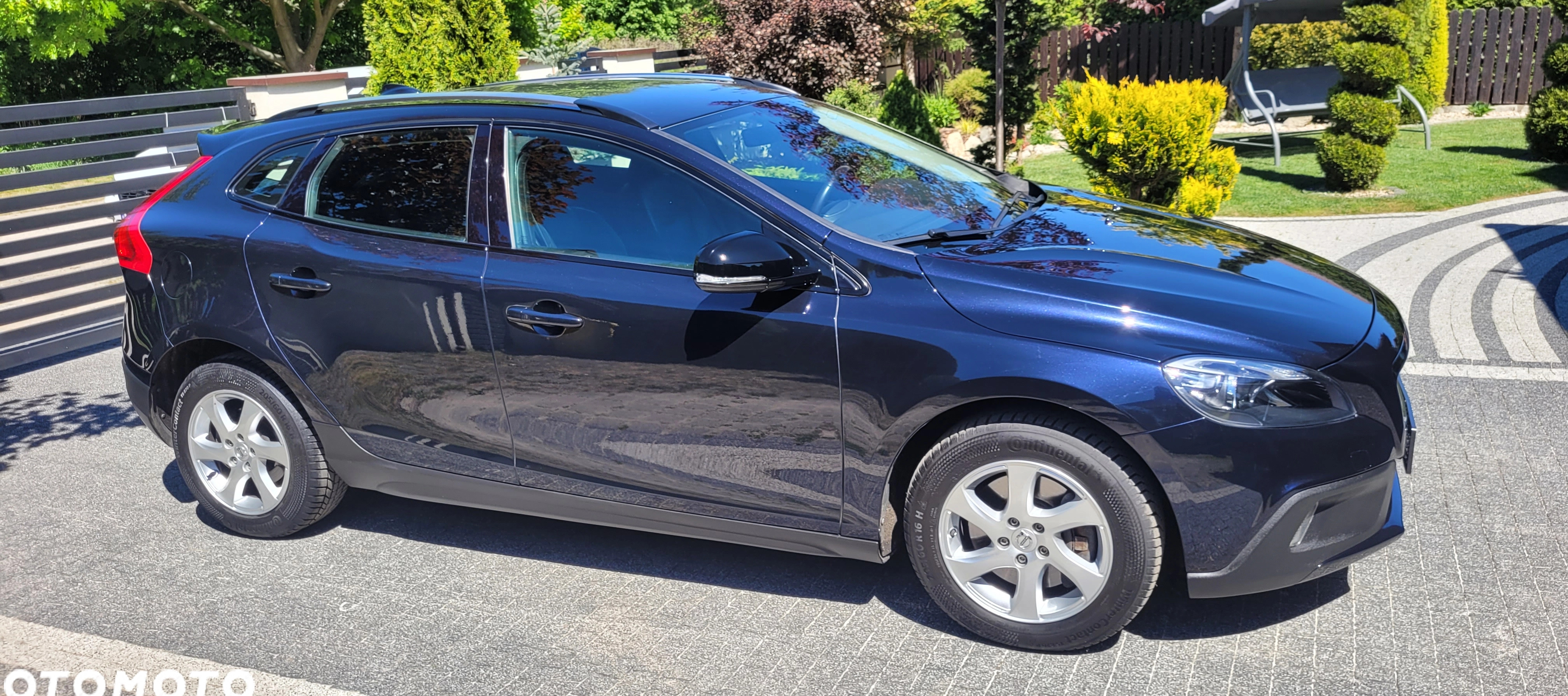 Volvo V40 cena 64900 przebieg: 109000, rok produkcji 2016 z Garwolin małe 211